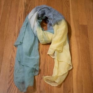 Tricolored Circle Scarf